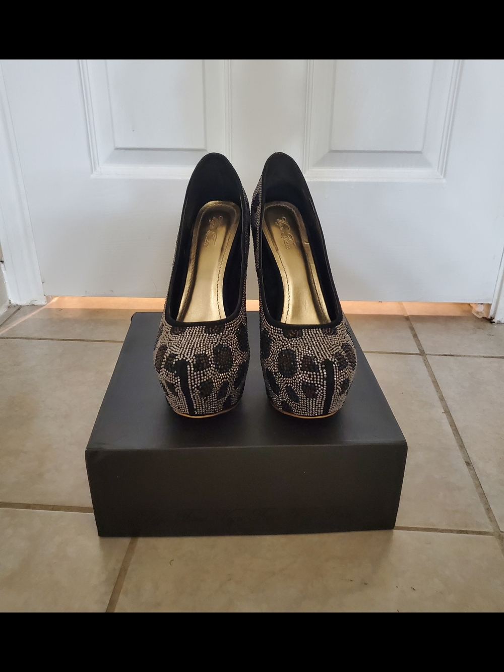 Leopard Crystal Platform Pumps - Black/Gold